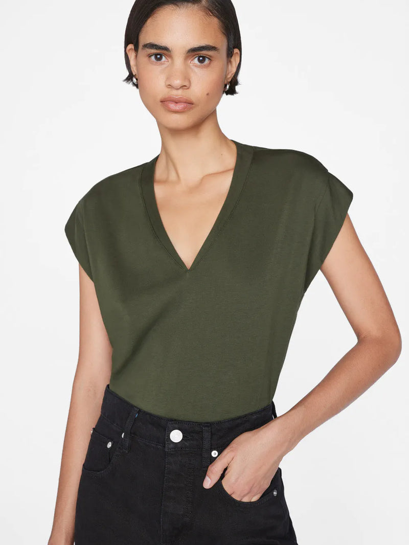 Le Mid Rise V Neck Tee.- Surplus